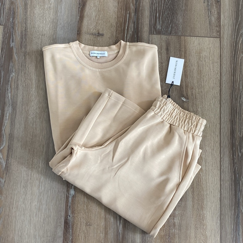 Weworewhat crewneck top and lounge pants